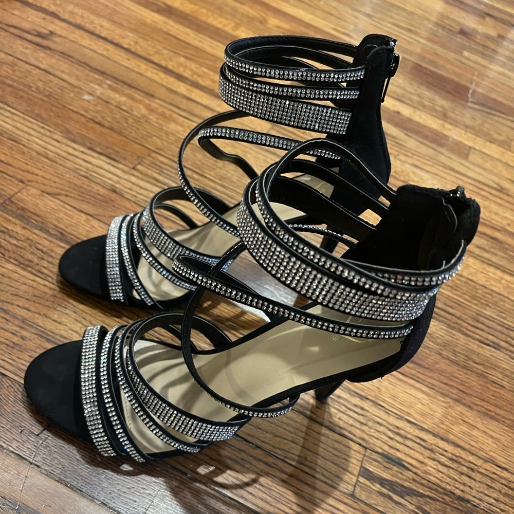 Can fit size 8
